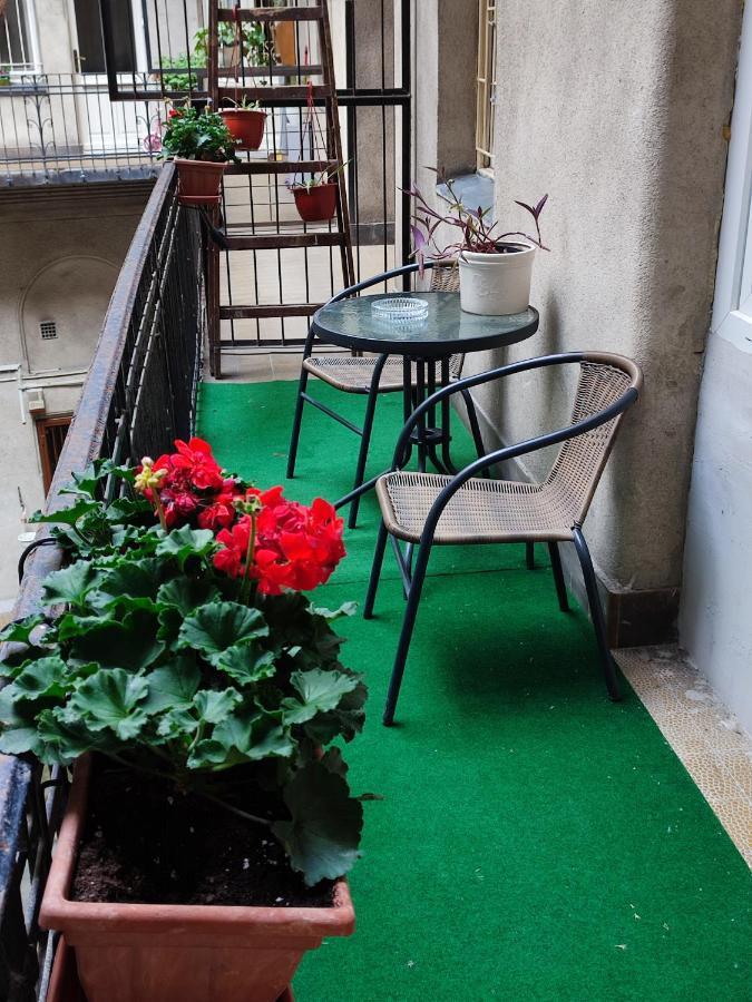 A Quiet In The Heart Of The Appartamento Budapest