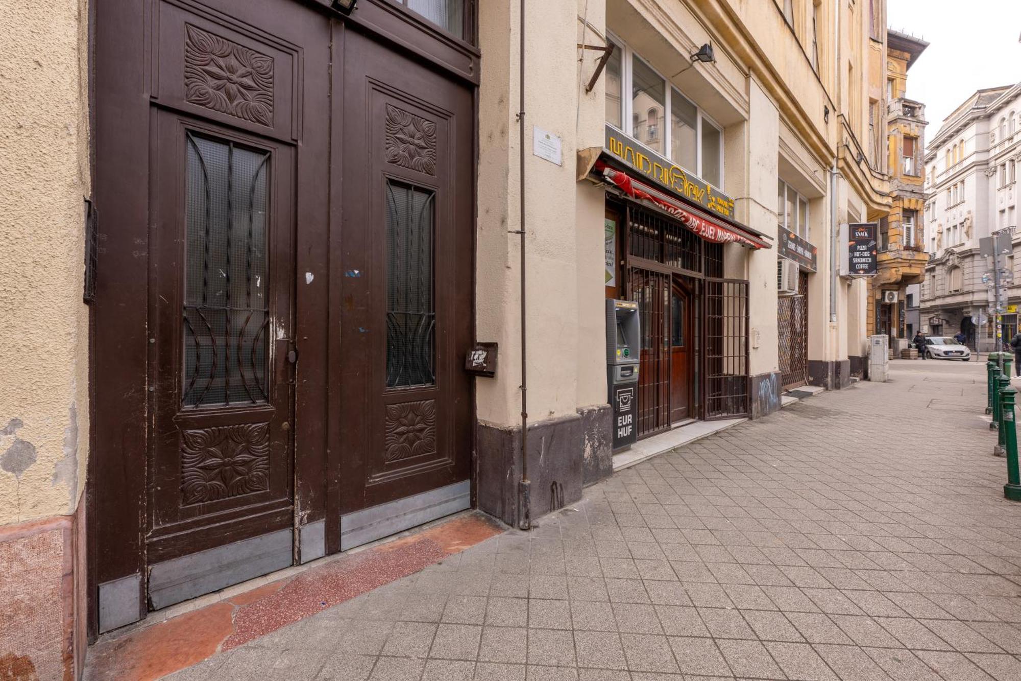 A Quiet In The Heart Of The Appartement